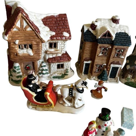 VINTAGE CHRISTMAS VILLAGE 15 PIECES /NO BOX/ NO LIGHTS - Picture 6 of 14